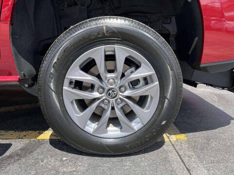 2025 Toyota Sienna LE 8-Passenger