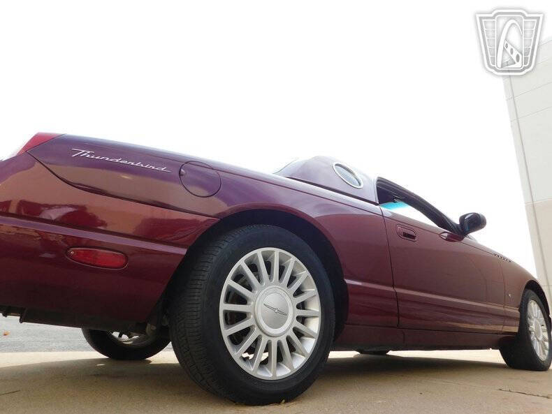 2004 Ford Thunderbird Deluxe