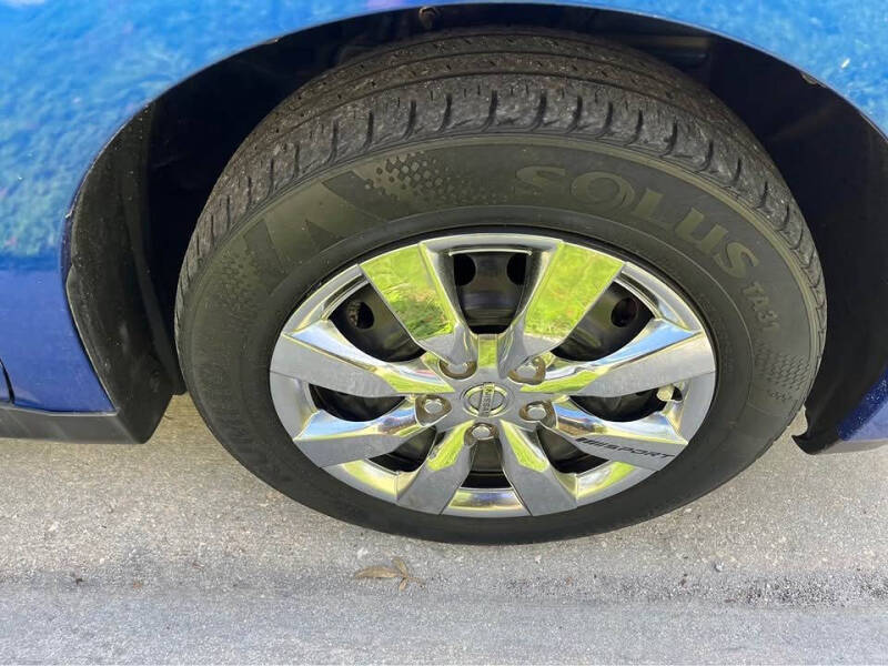 2011 Nissan Versa 1.8 S