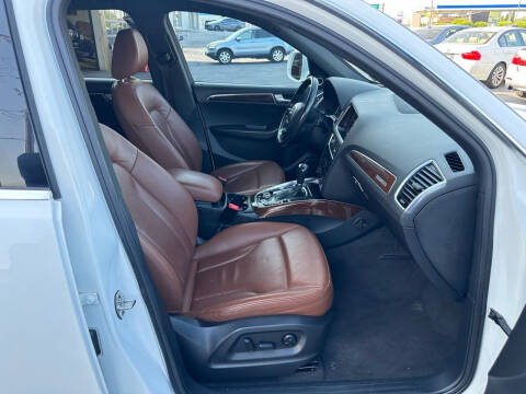 2012 Audi Q5 3.2 quattro Premium Plus