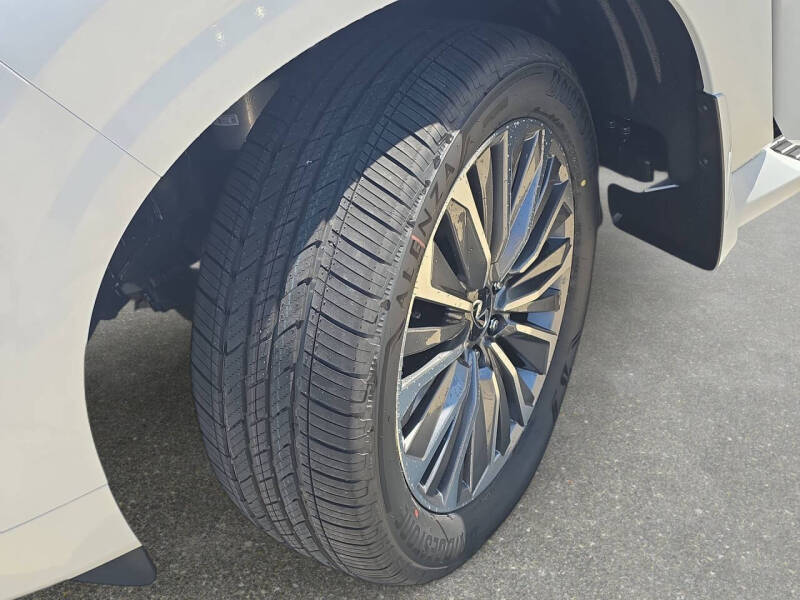 2026 Infiniti QX80 Luxe