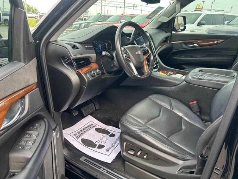 2017 Cadillac Escalade ESV Luxury