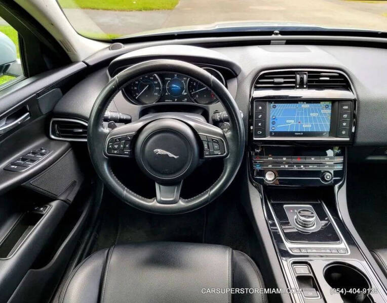 2017 Jaguar XE 25t