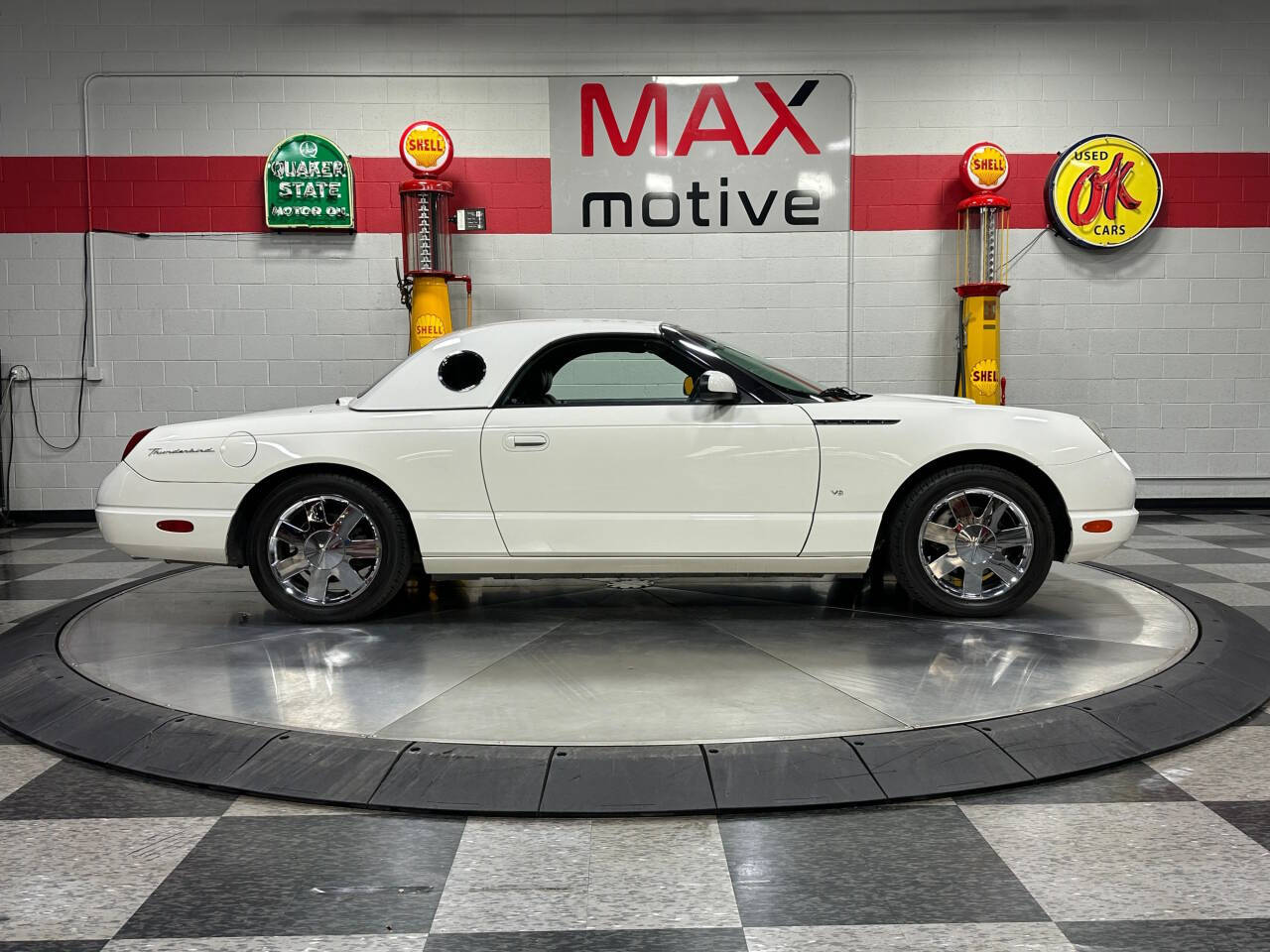 2003 Ford Thunderbird 16