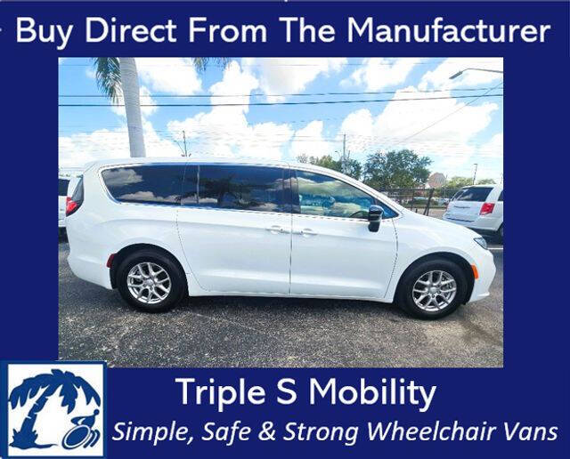 2026 Chrysler Pacifica Select