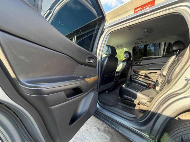2020 GMC Acadia SLE