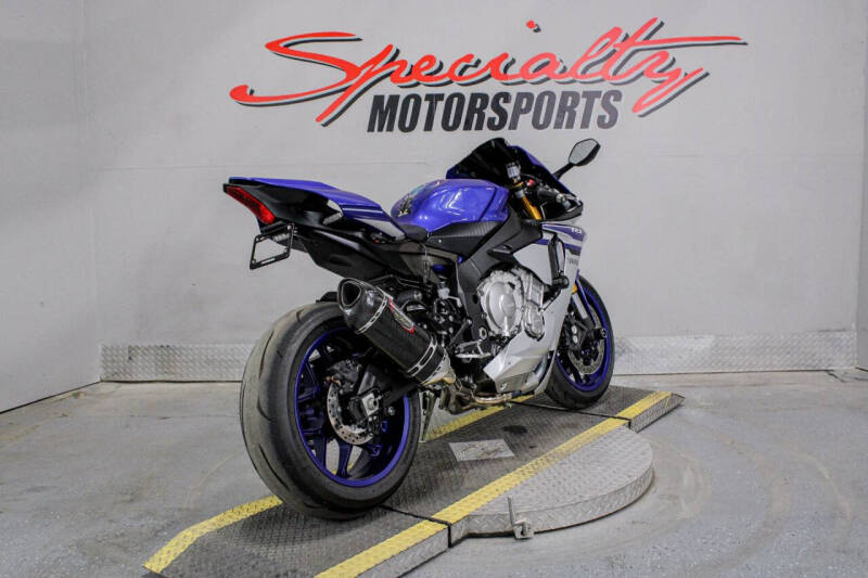 2016 Yamaha YZF-R1