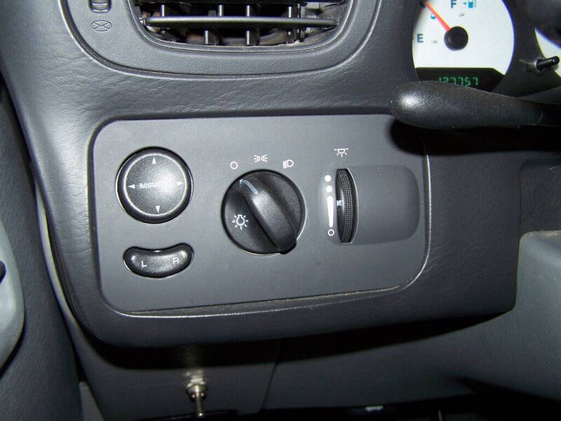 2005 Dodge Grand Caravan SE