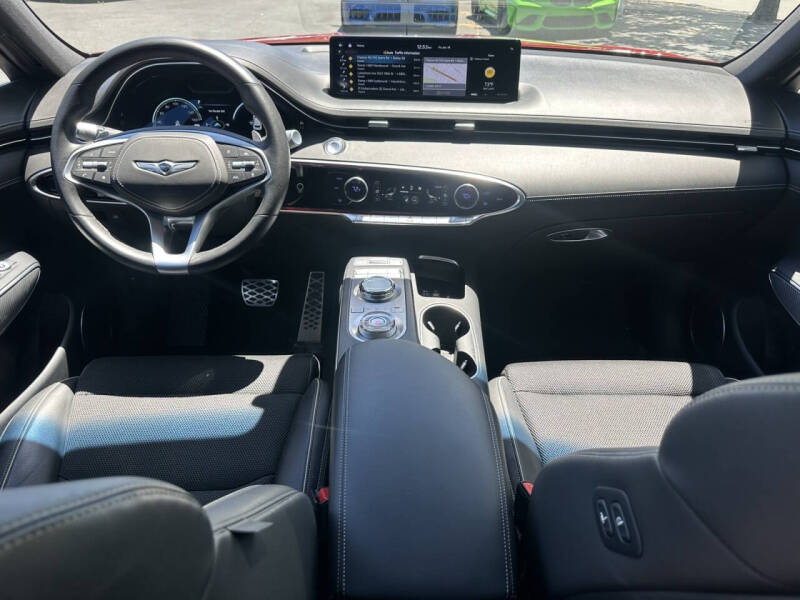 2024 Genesis GV70 2.5T Standard