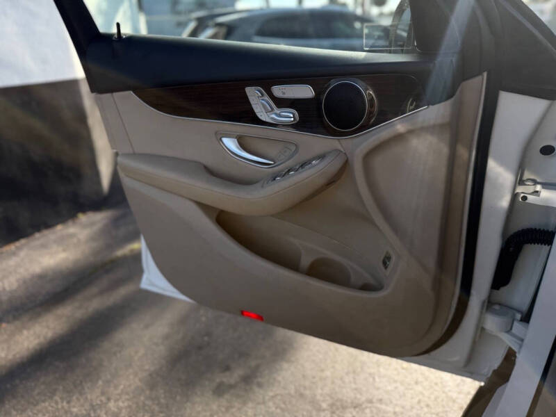 2019 Mercedes-Benz GLC GLC 300