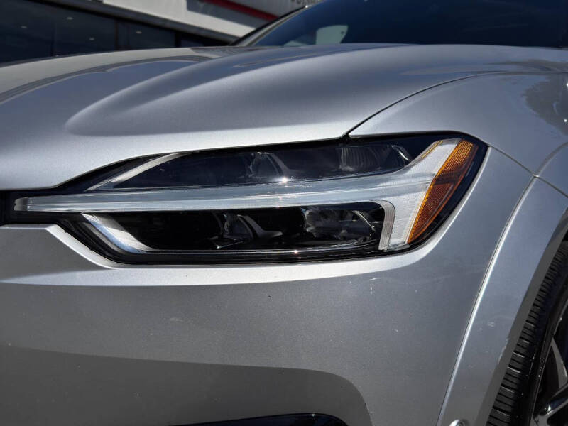 2021 Volvo XC60 Recharge T8 Polestar Engineered