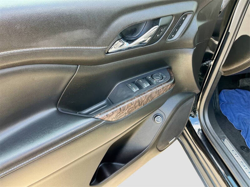 2022 GMC Acadia Denali