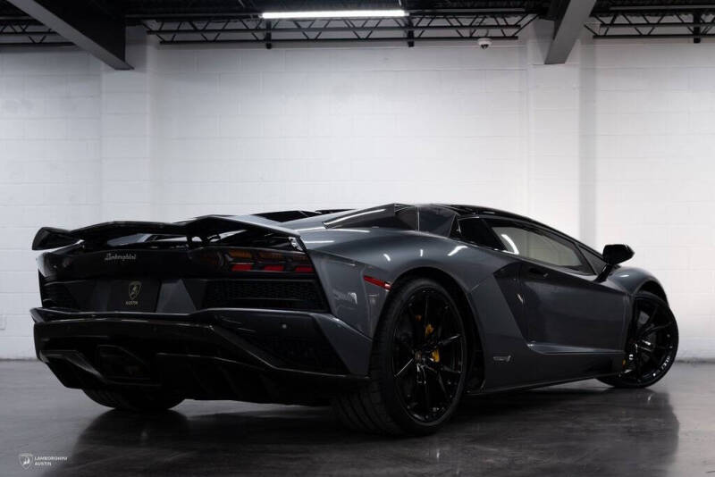 2019 Lamborghini Aventador LP 740-4 S