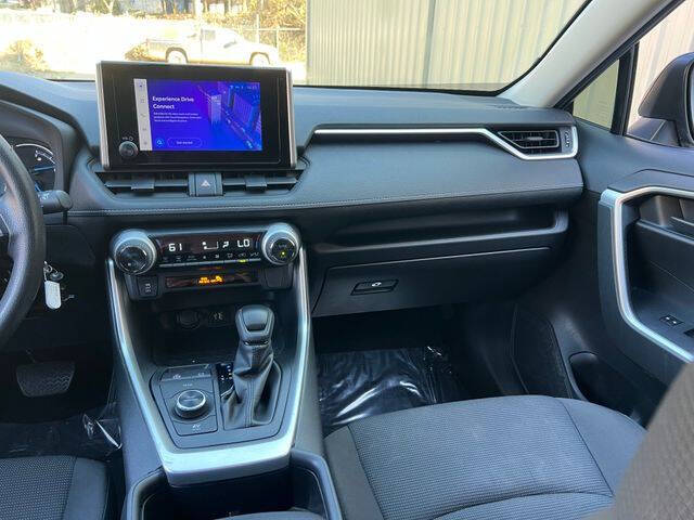 2023 Toyota RAV4 Hybrid LE