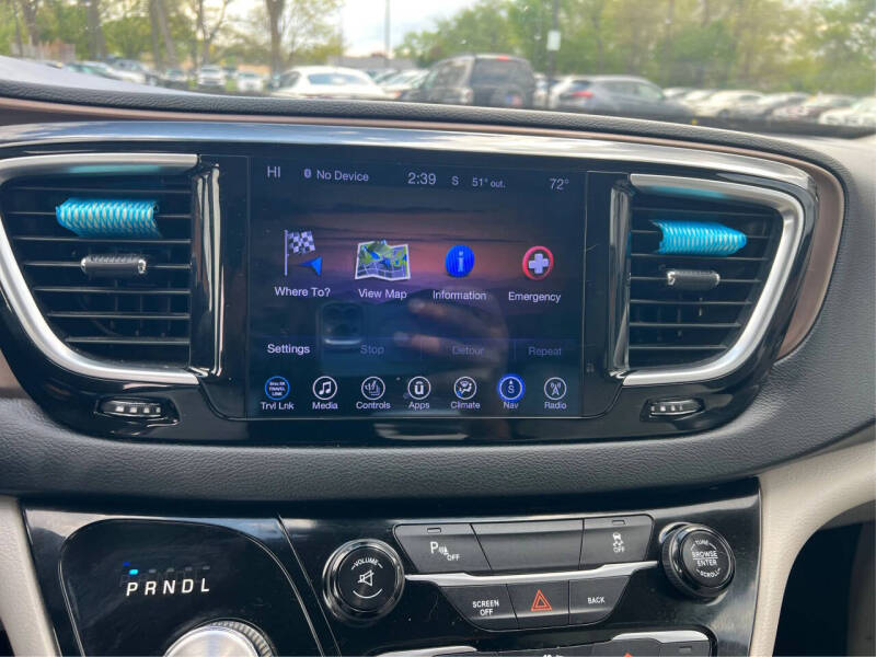2017 Chrysler Pacifica Touring-L Plus