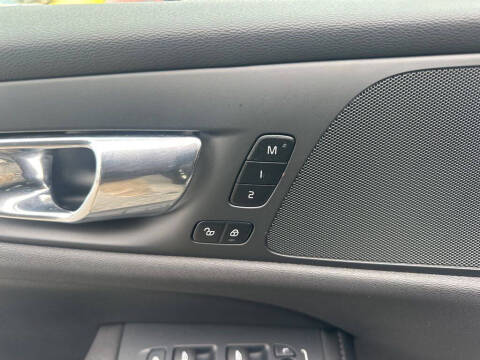 2021 Volvo S60 T5 Momentum