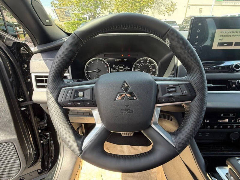 2026 Mitsubishi Outlander LE