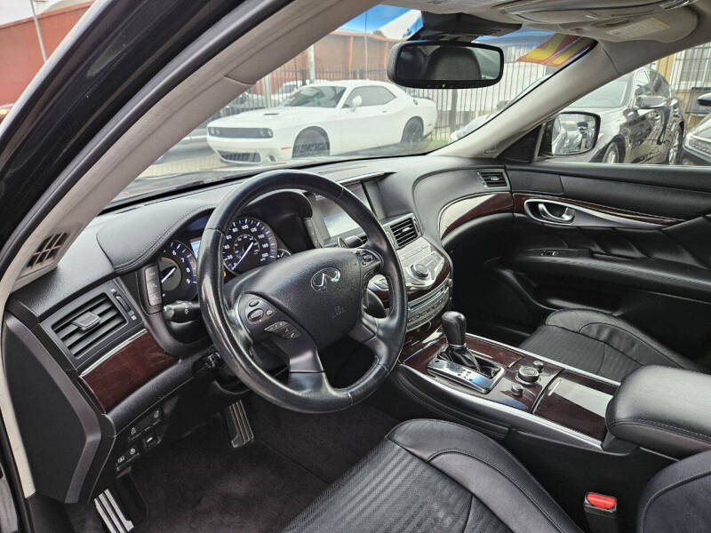 2012 Infiniti M37