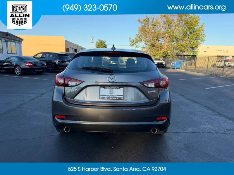 2018 Mazda MAZDA3 Touring