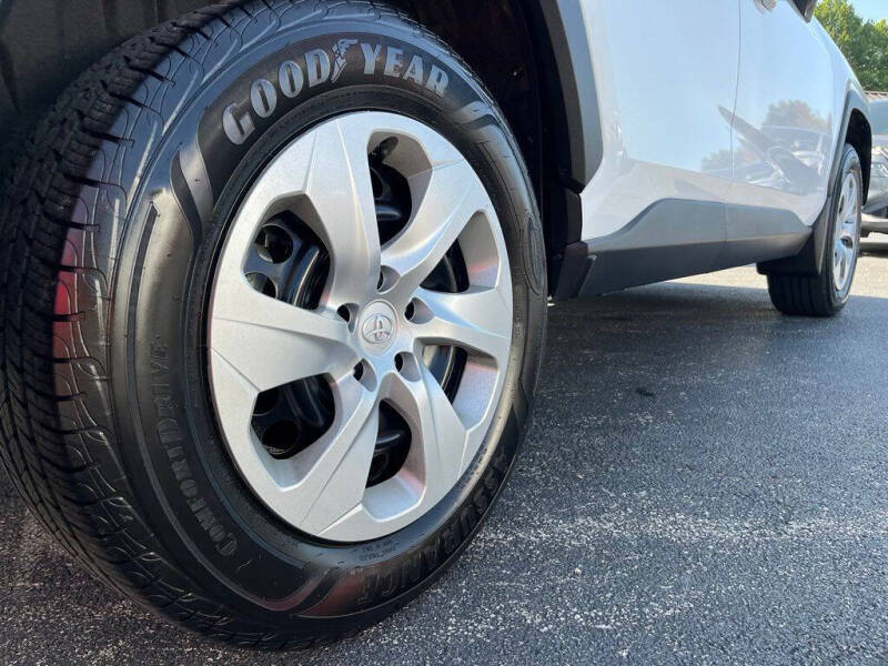 2021 Toyota RAV4 LE