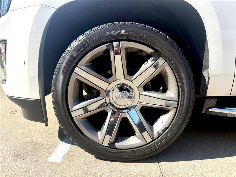 2016 Cadillac Escalade Luxury Collection