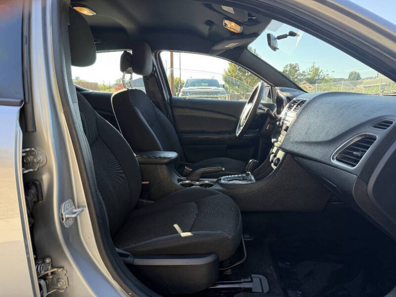 2014 Dodge Avenger SE