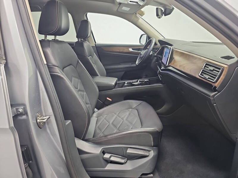 2024 Volkswagen Atlas SE