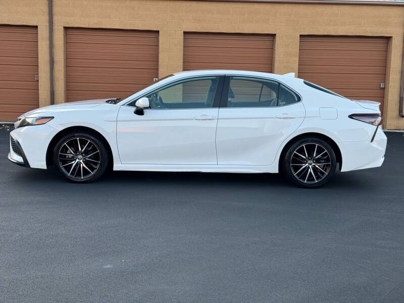 2021 Toyota Camry SE photo 8