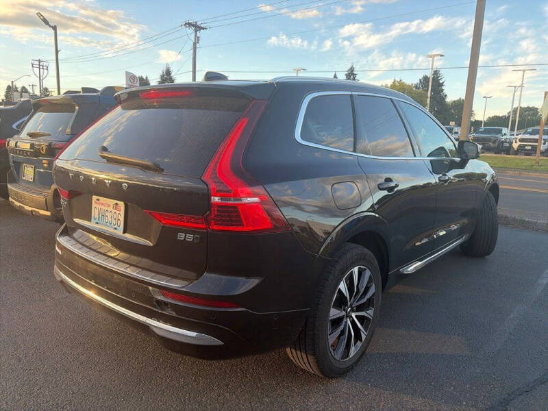 2023 Volvo XC60 B5 Plus Bright Theme