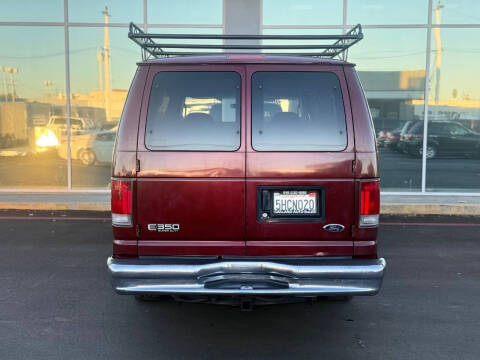 2004 Ford E-Series E-350 SD XLT