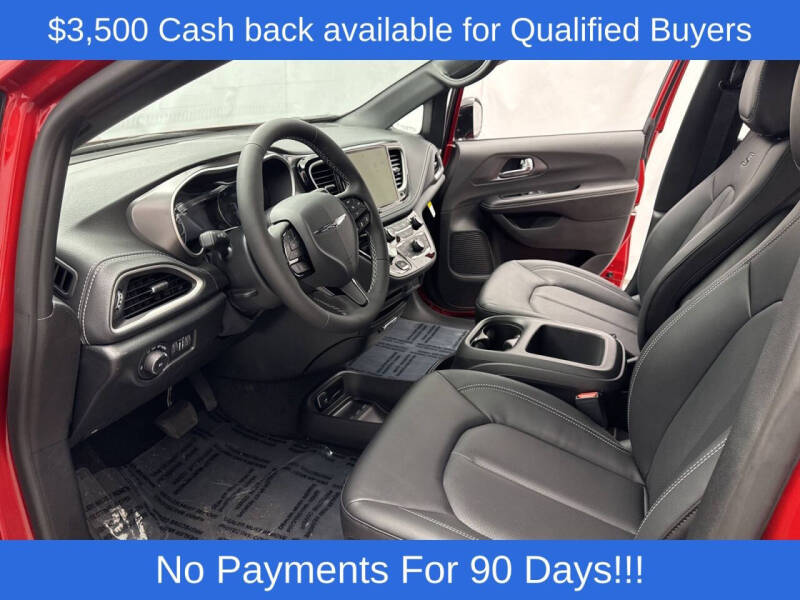 2026 Chrysler Pacifica Select