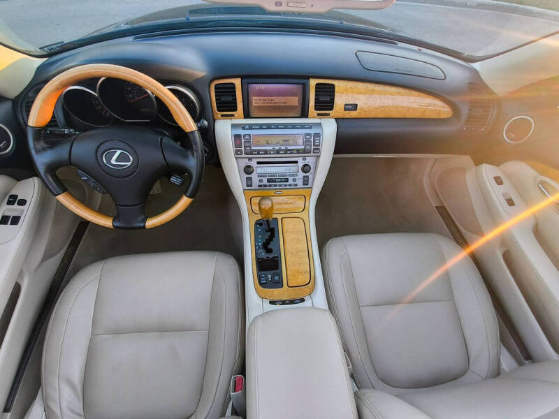 2004 Lexus SC 430