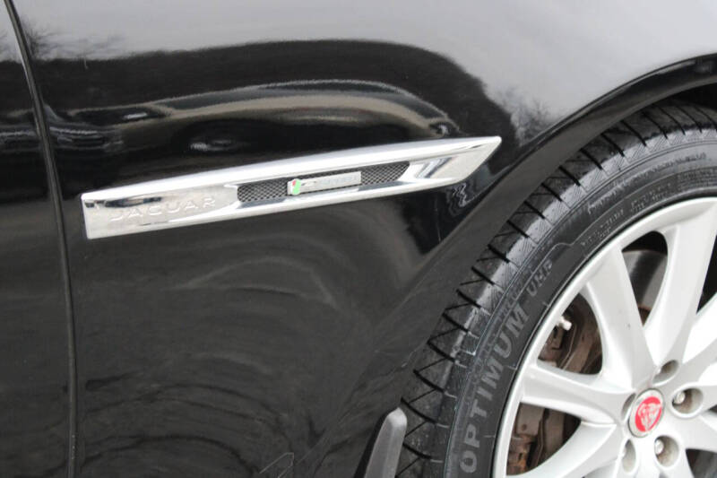 2017 Jaguar XJ R-Sport