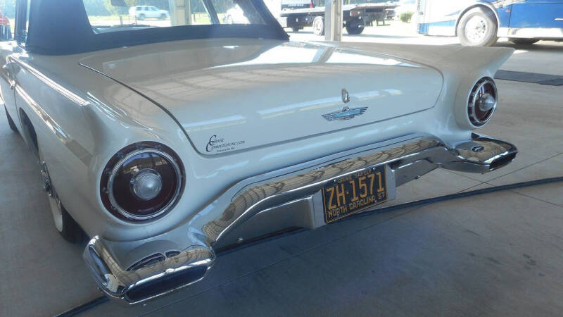 1957 Ford Thunderbird