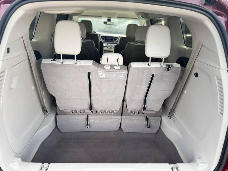 2017 Chrysler Pacifica Touring-L