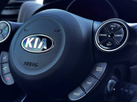 2017 Kia Soul +