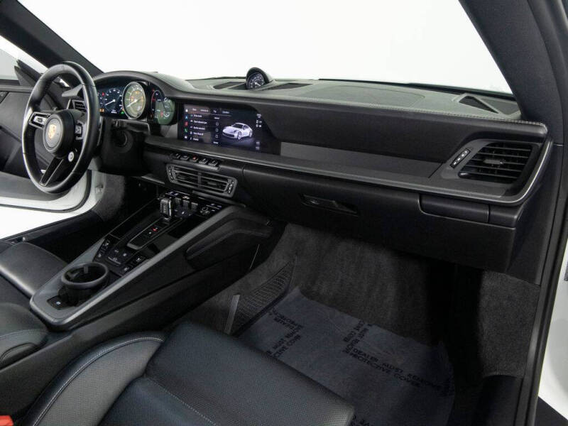 2022 Porsche 911 Carrera 4