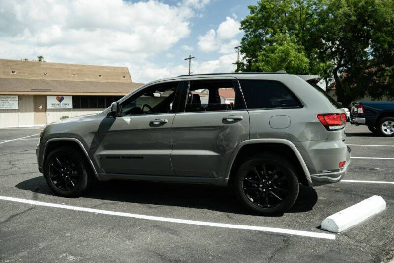 2020 Jeep Grand Cherokee Laredo
