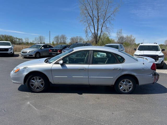 2003 Ford Taurus SE