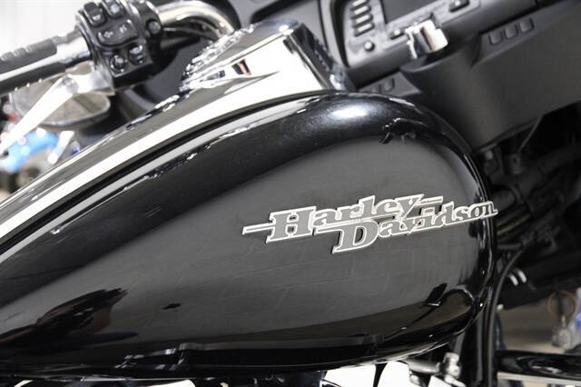 2014 Harley-Davidson STREET GLI