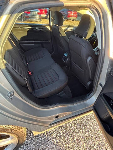 2016 Ford Fusion SE