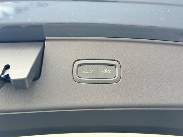 2025 Volvo EX90 Twin Plus 7P