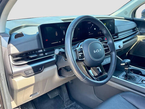 2025 Kia Carnival LXS