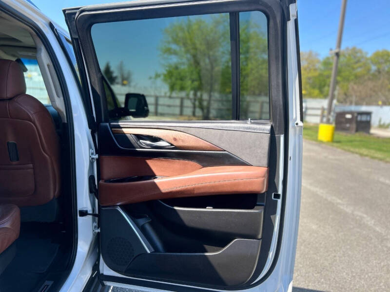 2017 Cadillac Escalade ESV Luxury