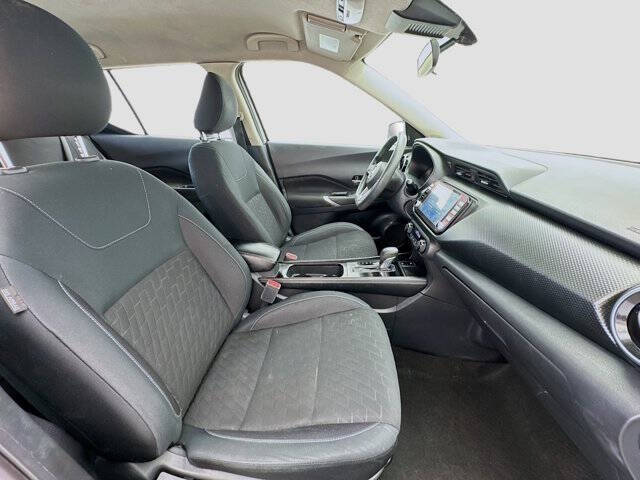 2022 Nissan Kicks SV