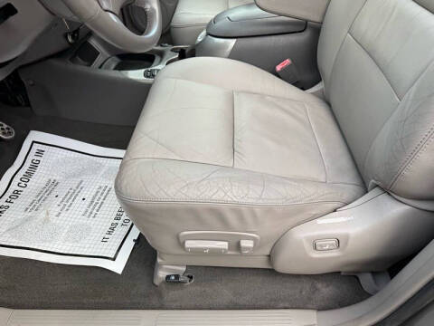 2004 Toyota Sequoia Limited