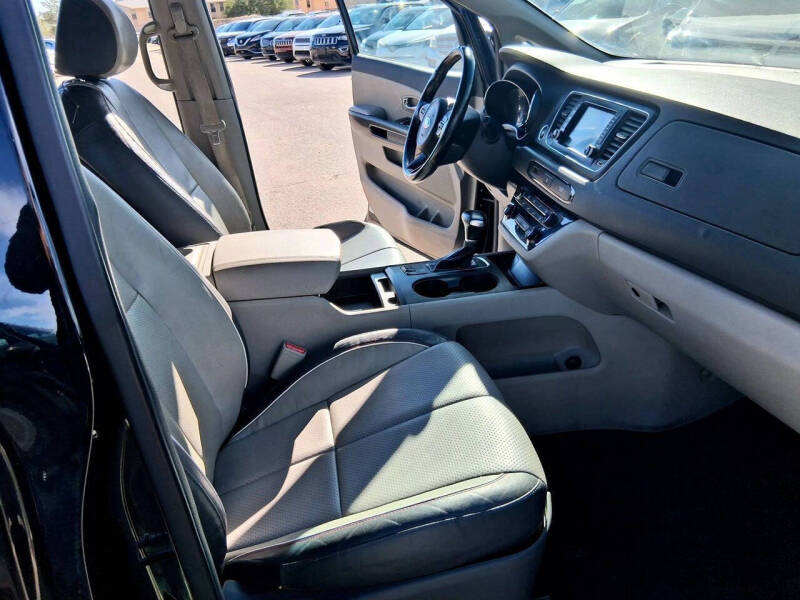 2017 Kia Sedona LX