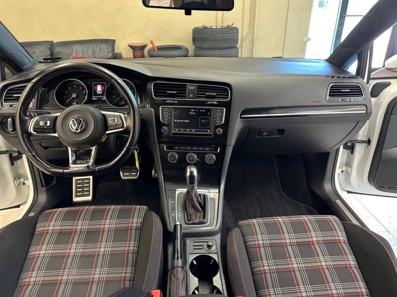 2016 Volkswagen Golf GTI