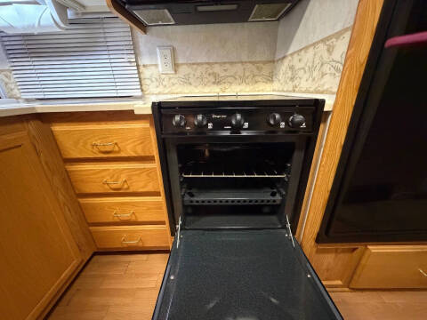 2004 Winnebago Brave