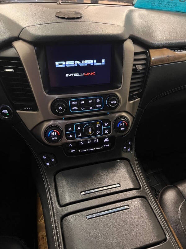 2017 GMC Yukon Denali